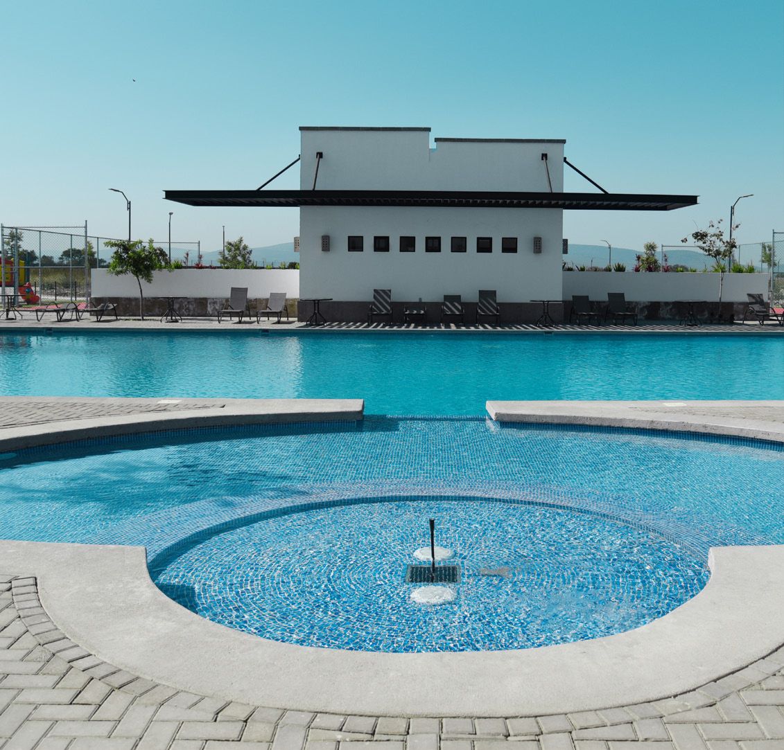 Alberca del Family Club de Ciudad Maderas San Juan del Río